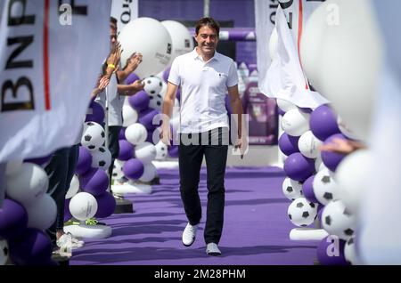 Anderlechts Cheftrainer Rene Weiler bildete während des Fantags der Fußballmannschaft RSC Anderlecht am Sonntag, den 30. Juli 2017 in Anderlecht, Brüssel. BELGA PHOTO VIRGINIE LEFOUR Stockfoto