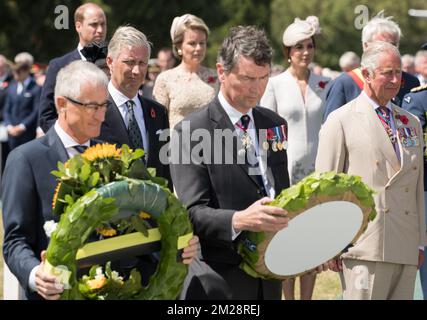 Flemish Minister-President Geert Bourgeois and Vice Chairman Commonwealth War Graves Commission Timothy Laurence pictured during the commemorations at the Tyne Cot Commonwealth War Graves Cemetery part of the commemoration for the centary of Passchendaele, the third battle of Ypres on 30th and 31st July 2017, Monday 31 July 2017. BELGA PHOTO POOL BENOIT DOPPAGNE Stock Photo