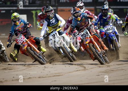 Italienischer Antonio Cairoli, französischer Gautier Paulin und holländischer Glenn Coldenhoff, die während des Motocross MXGP Grand Prix in Belgien am Sonntag, den 06. August 2017 in Lommel fotografiert wurden. BELGA FOTO KRISTOF VAN ACCOM Stockfoto