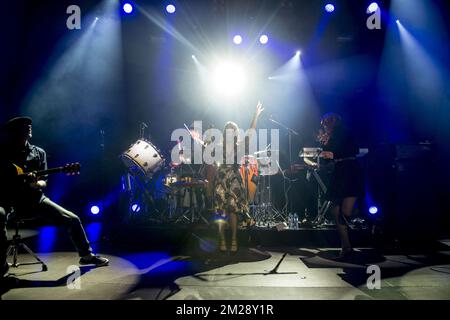 Nouvelle Vague tritt am ersten Tag der 16.. Ausgabe des Brüsseler Sommerfestivals am Sonntag, den 06. August 2017 in Brüssel auf. BELGA FOTO FILIP DE SMET Stockfoto