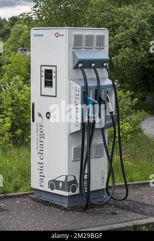 Siemens QC45 unit, triple-outlet rapid charger for electric vehicles / electric cars | Borne de recharge rapide Siemens QC45 pour véhicules électriques 07/06/2017 Stock Photo