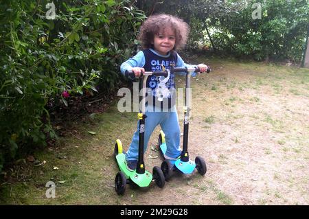 Kind | Enfant et Patinette 10/09/2017 Stockfoto