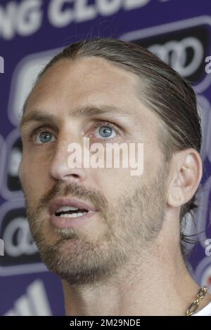 Anderlechts Assistenztrainer Nicolas Frutos wurde auf einer Pressekonferenz von Assistenztrainer Nicolas Frutos im Vorfeld des morgigen Spiels von 1/16 Finalen des belgischen Pokals am Dienstag, den 19. September 2017 in Brüssel abgebildet. Gestern hat Sporting Anderlecht den Schweizer Cheftrainer Weiler entlassen, nachdem er in den ersten sieben Spielen 9 von 21 Punkten gesammelt hatte. BELGA FOTO THIERRY ROGE Stockfoto