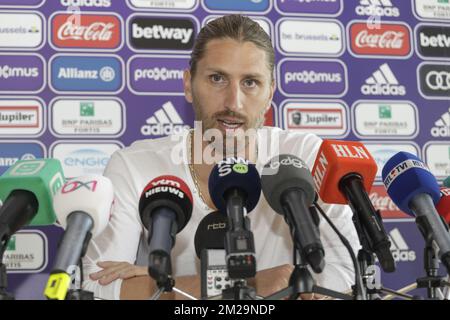 Anderlechts Assistenztrainer Nicolas Frutos wurde auf einer Pressekonferenz von Assistenztrainer Nicolas Frutos im Vorfeld des morgigen Spiels von 1/16 Finalen des belgischen Pokals am Dienstag, den 19. September 2017 in Brüssel abgebildet. Gestern hat Sporting Anderlecht den Schweizer Cheftrainer Weiler entlassen, nachdem er in den ersten sieben Spielen 9 von 21 Punkten gesammelt hatte. BELGA FOTO THIERRY ROGE Stockfoto