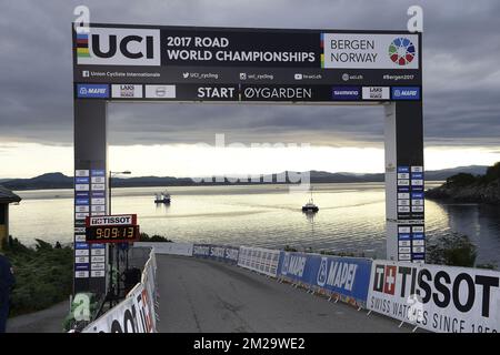 Die Abbildung zeigt den Startplatz des Straßenrennen der Herrenelite bei der UCI Road World Cycling Championships 2017 in Bergen, Norwegen, Sonntag, den 24. September 2017. BELGA FOTO YORICK JANSENS Stockfoto