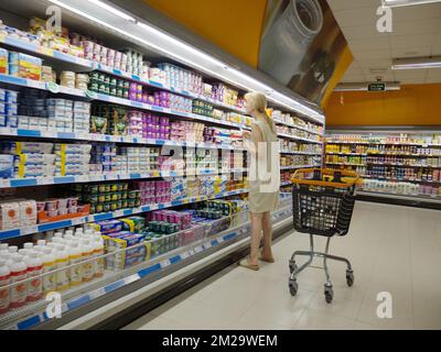 Kunden im Supermarkt | Kunden dans un super marché 22/09/2017 Stockfoto