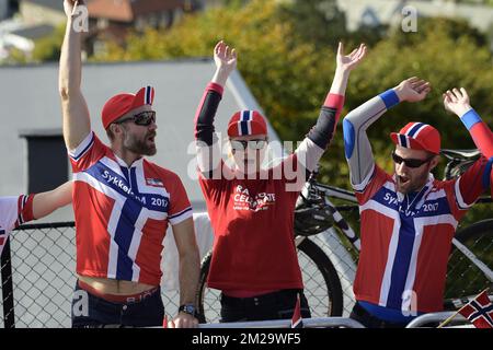 Norwegische Fans beim Straßenrennen der Herren auf der UCI Road World Cycling Championships 2017 in Bergen, Norwegen, am Sonntag, den 24. September 2017. BELGA FOTO YORICK JANSENS Stockfoto