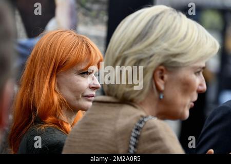 Die Sängerin Axelle Red und Prinzessin Astrid von Belgien, die bei einem königlichen Besuch zur Eröffnung der Fotoausstellung "pour un monde sans Mines - voor een wereld zonder landmijn" (für eine Welt ohne Landminen) am Freitag, den 29. September 2017 in Brüssel fotografiert wurden. BELGA FOTO ERIC LALMAND Stockfoto