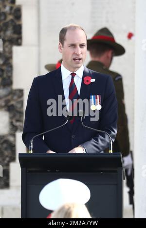 Der britische Prinz William, der Herzog von Cambridge, hält eine Rede auf dem Friedhof der Tyne Cot Commonwealth war Graves zum 100. Geburtstag von Passchendaele, der dritten Schlacht von Ypern am 30.. Und 31.. Juli 2017, Donnerstag, den 12. Oktober 2017 in Passendale, Zonnebeke. BELGA FOTO KURT DESPLENTER Stockfoto