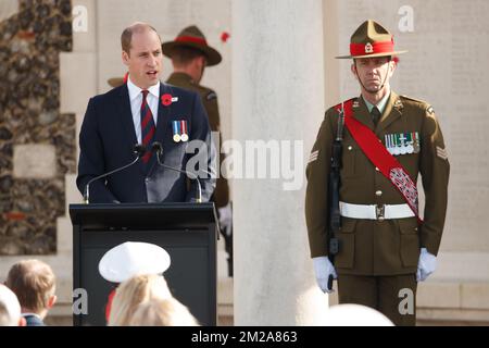 Der britische Prinz William, der Herzog von Cambridge, hält eine Rede auf dem Friedhof der Tyne Cot Commonwealth war Graves zum 100. Geburtstag von Passchendaele, der dritten Schlacht von Ypern am 30.. Und 31.. Juli 2017, Donnerstag, den 12. Oktober 2017 in Passendale, Zonnebeke. BELGA FOTO KURT DESPLENTER Stockfoto