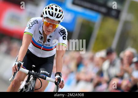 Die belgische Sanne kann beim Frauenelitenrennen beim Cyclocross-Rennen „Poldercross“ in Bazel, Kruibeke, dem 3.. Rennen der Brico Cross Trophäe, am Samstag, den 14. Oktober 2017 nicht die Ziellinie überqueren. BELGA FOTO DAVID STOCKMAN Stockfoto