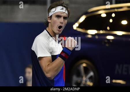 Stefanos Tsitsipas wurde während eines Finalspiels 1/2 zwischen dem belgischen David Goffin und dem griechischen Stefanos Tsitsipas am fünften Tag des ATP Antwerpener Tennisturnier auf Hartplatz am Freitag, den 20. Oktober 2017 in Antwerpen gezeigt. BELGA FOTO DIRK WAEM Stockfoto