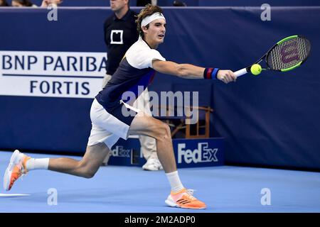 Stefanos Tsitsipas wurde während eines Finalspiels 1/2 zwischen dem belgischen David Goffin und dem griechischen Stefanos Tsitsipas am fünften Tag des ATP Antwerpener Tennisturnier auf Hartplatz am Freitag, den 20. Oktober 2017 in Antwerpen gezeigt. BELGA FOTO DIRK WAEM Stockfoto