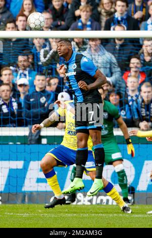 Die Wesley Moraes des Clubs kämpft während des Spiels der Jupiler Pro League zwischen Club Brügge und STVV um den Ball, in Brügge, Sonntag, den 29. Oktober 2017, am 13. Tag der Jupiler Pro League, der belgischen Fußballmeisterschaftssaison 2017-2018. BELGA FOTO KURT DESPLENTER Stockfoto