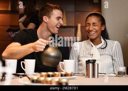 Der belgische Athlet Niels Pittomvils und der belgische Heptathlon-Athlet Nafissatou „Nafi“ Thiam, die am Tag des IAAF Athletics Award nach dem Pressefrühstück in Monte Carlo, Monaco, am Freitag, den 24. November 2017, gefilmt wurden. BELGA FOTO YORICK JANSENS Stockfoto