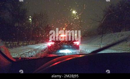 Illustration picture shows a traffic jam as cold temperatures sweep Belgium, Monday 11 December 2017. BELGA PHOTO AURORE MUDIAYI BUKASSA-BAETENS  Stockfoto
