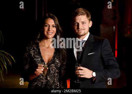 Der Tennisspieler David Goffin und Stephanie, die Freundin von Goffin, bildeten sich am Galaabend für die Sportler-Auszeichnungen des Jahres 2017, Samstag, den 16. Dezember 2017, in Brüssel. BELGA-FOTOPOOL PHILIPPE HÄKELCHEN Stockfoto