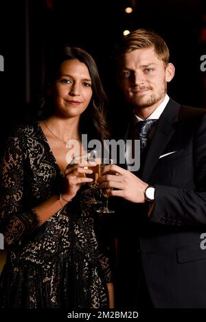 Der Tennisspieler David Goffin und Stephanie, die Freundin von Goffin, bildeten sich am Galaabend für die Sportler-Auszeichnungen des Jahres 2017, Samstag, den 16. Dezember 2017, in Brüssel. BELGA-FOTOPOOL PHILIPPE HÄKELCHEN Stockfoto