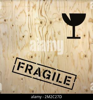 Verpackungskiste aus Holz mit zerbrechlichem Text und Glaszeichen / Symbol | Caisse en bois avec symbole de Verre, emballage de produit fragile 07/01/2018 Stockfoto