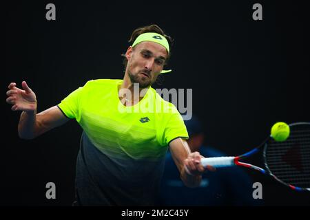 Belgischer Ruben Bemelmans, das während eines Tennisspiels zwischen belgischem Ruben Bemelmans (ATP 118) und kroatischem Viktor Galovic (ATP 193) in der zweiten Qualifikationsrunde für das Singleturnier der Männer beim „Australian Open“ Tennis Grand Slam am Freitag, den 12. Januar 2018 in Melbourne, Australien, abgebildet wird. Der erste Grand Slam der Saison findet vom 15. Bis 28. Januar statt. BELGA FOTO PATRICK HAMILTON BELGA FOTO PATRICK HAMILTON Stockfoto