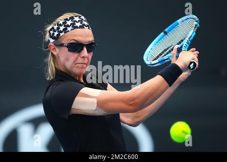 Kirsten Flipkens gewinnt ein Tennisspiel zwischen belgischem Kirsten Flipkens (WTA 74) und US Alison Riske (WTA 70), in der ersten Runde des Frauen-Singles-Turniers beim „Australian Open“ Tennis Grand Slam, Montag, 15. Januar 2018 in Melbourne, Australien. Der erste Grand Slam der Saison findet vom 15. Bis 28. Januar statt. BELGA FOTO PATRICK HAMILTON Stockfoto