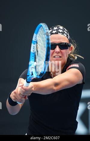 Kirsten Flipkens gewinnt ein Tennisspiel zwischen belgischem Kirsten Flipkens (WTA 74) und US Alison Riske (WTA 70), in der ersten Runde des Frauen-Singles-Turniers beim „Australian Open“ Tennis Grand Slam, Montag, 15. Januar 2018 in Melbourne, Australien. Der erste Grand Slam der Saison findet vom 15. Bis 28. Januar statt. BELGA FOTO PATRICK HAMILTON Stockfoto