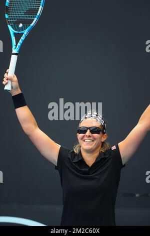 Kirsten Flipkens feiert ihren Sieg bei einem Tennisspiel zwischen belgischem Kirsten Flipkens (WTA 74) und US Alison Riske (WTA 70), in der ersten Runde des Frauenspielturniers für Singles bei den „Australian Open“ Tennis Grand Slam, Montag, den 15. Januar 2018 in Melbourne, Australien. Der erste Grand Slam der Saison findet vom 15. Bis 28. Januar statt. BELGA FOTO PATRICK HAMILTON Stockfoto