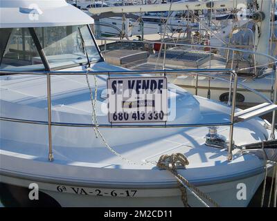 Boot zum Verkauf | Bateaux à Vendre 21/01/2018 Stockfoto