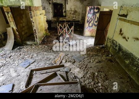 Industrielles Ödland - städtisches Industriegebäude und Schwimmbad verlassen | Friche d'une Piscine verlassen 19/02/2018 Stockfoto