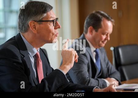 CEO Jan Suykens stellte auf einer Pressekonferenz die Ergebnisse des 2017. Jahres von Ackermans & Van Haaren am Mittwoch, den 28. Februar 2018 in Antwerpen vor. BELGA FOTO LUC CLAESSEN Stockfoto