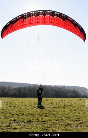 Gleitschirmfliegen | Vol libre et entrainement avec un parapente 26/02/2018 Stockfoto