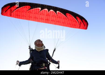 Gleitschirmfliegen | Vol libre et entrainement avec un parapente 26/02/2018 Stockfoto