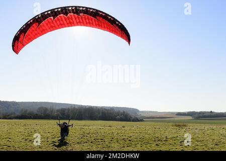 Gleitschirmfliegen | Vol libre et entrainement avec un parapente 26/02/2018 Stockfoto