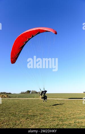 Gleitschirmfliegen | Vol libre et entrainement avec un parapente 26/02/2018 Stockfoto