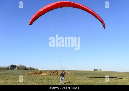 Gleitschirmfliegen | Vol libre et entrainement avec un parapente 26/02/2018 Stockfoto