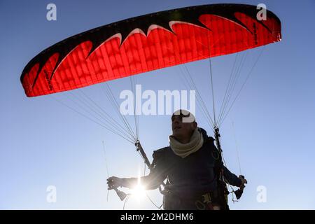 Gleitschirmfliegen | Vol libre et entrainement avec un parapente 26/02/2018 Stockfoto