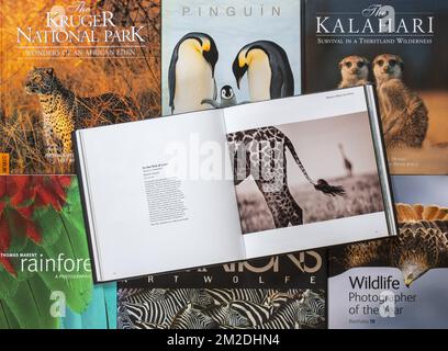 Sammlung von Sachbildern mit festem Couchtisch über Tierfotografie, die Tiere zeigen | Premières de couverture de beaux livres de nature 07/03/2018 Stockfoto