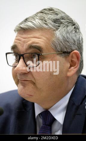 Minister für Verteidigung und Öffentlichen Dienst Steven Vandeput auf einer Sitzung der abgeordnetenkammer des bundesparlaments am Dienstag, den 20. März 2018 in Brüssel. BELGA FOTO ERIC LALMAND Stockfoto