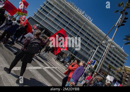 Demonstration in Nizza im Rahmen des Nationalstreiks in Frankreich in vielen Bereichen wie dem öffentlichen Dienst, der nationalen Bildung, dem Verkehr, der Krankenhausfunktion usw. | Manifestation à Nice dans le cadre de la grève nationale en France dans de très nombreux secteurs comme dans la fonction publique, éducation nationale, Transports, fonction hospitalière entre autres. 22/03/2018 Stockfoto