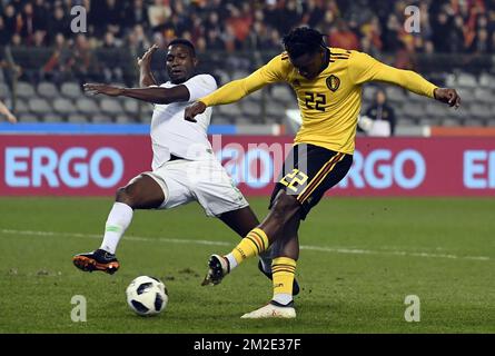 Saudi-Arabiens Verteidiger Omar Othman und Belgiens Michy Batshuayi wurden während eines Freundschaftsspiels zwischen der belgischen Fußballnationalmannschaft Red Devils und Saudi-Arabien in Brüssel am Dienstag, den 27. März 2018, in Aktion gezeigt. BELGA FOTO DIRK WAEM Stockfoto