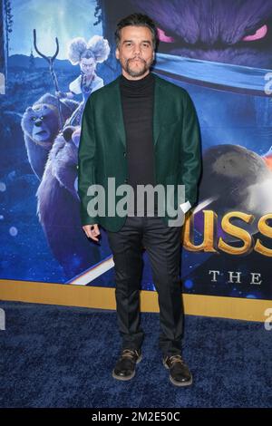 New York City, Usa. 13.. Dezember 2022. Wagner Moura bei der Weltpremiere „Puss in Boots: The Last Wish“ in Frederick P. Rose Hall, Jazz im Lincoln Center am 13. Dezember 2022 in New York City. (Foto: John Nacion/NurPhoto) Kredit: NurPhoto/Alamy Live News Stockfoto