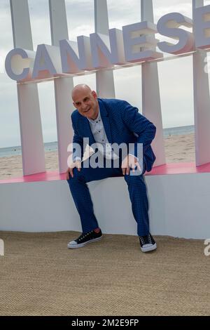 Geschworenenpräsident Harlan Coben bei einem Fototermin der Jury des Offiziellen Wettbewerbs zum Internationalen Serienfestival 1. in Cannes. | Le président du Jury Harlan Coben au photocall du Jury de la Compétition officielle du 1er Festival International des Séries de Cannes. 07/04/2018 Stockfoto