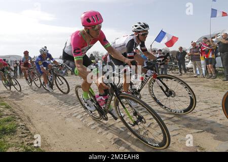 Belgischer Sep Vanmarcke von EF Education First - Drapac Cannondale in Aktion während der 116.. Ausgabe des eintägigen Radrennens „Paris-Roubaix“, von Compiegne in der Nähe von Paris nach Roubaix. BELGA FOTO YUZURU SUNADA Stockfoto