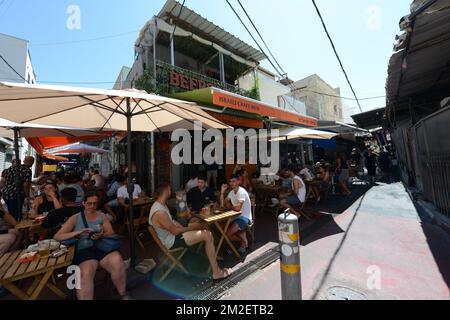 The Beer Bazaar Israeli Craft Beer Bar auf dem Carmel Markt in Tel-Aviv, Israel. Stockfoto