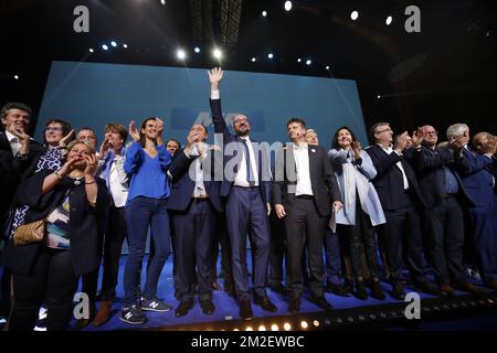 Haushaltsministerin Sophie Wilmes, wallonischer Ministerpräsident Willy Borsus, belgischer Ministerpräsident Charles Michel, Vorsitzender Olivier Chastel, Gouverneur der Provinz Limburg, Herman Reynders, Ministerin für Energie, Umwelt und nachhaltige Entwicklung, Marie-Christine Marghem, und Vizepräsident und Wirtschaftsminister Walloniens, Beschäftigung und Bildung Pierre-Yves Jeholet, dargestellt auf dem Treffen DER französischsprachigen Liberalen in Court-Saint-Etienne am 1. Mai, dem Tag der Arbeit, dem Internationalen Tag der Arbeitnehmer, Dienstag, den 01. Mai 2018. BELGA FOTO BRUNO FAHY Stockfoto