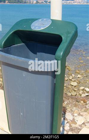 Öffentliche Abfälle | Poubelles publique 07/05/2018 Stockfoto