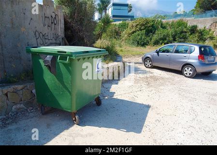 Öffentliche Abfälle | Poubelles publique 07/05/2018 Stockfoto