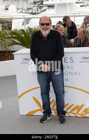 Der Regisseur Carlos Diegues, Marina Provenzano und Flora Diegues nimmt an der Fotokonferenz für „der große mystische Zirkus (O Grande Circo Mistico)“ während des 71.. Jährlichen Filmfestivals in Cannes im Palais des Festival Teil | Le réalisateur Carlos Diegues assiste au photocall de „der große mystische Zirkus“ (O Grande Circo Mistico)' Pendant le 71ème Festival de Cannes au Palais des Festival de Cannes. 14/05/2018 Stockfoto