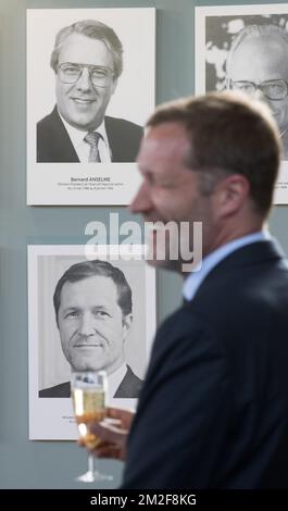 Der ehemalige wallonische Ministerpräsident Paul Magnette fotografierte während der Eröffnung seines Porträts im wallonischen Parlament in Namur am Dienstag, den 15. Mai 2018. BELGA FOTO BENOIT DOPPPAGNE Stockfoto