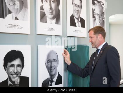 Der ehemalige wallonische Ministerpräsident Paul Magnette fotografierte während der Eröffnung seines Porträts im wallonischen Parlament in Namur am Dienstag, den 15. Mai 2018. BELGA FOTO BENOIT DOPPPAGNE Stockfoto